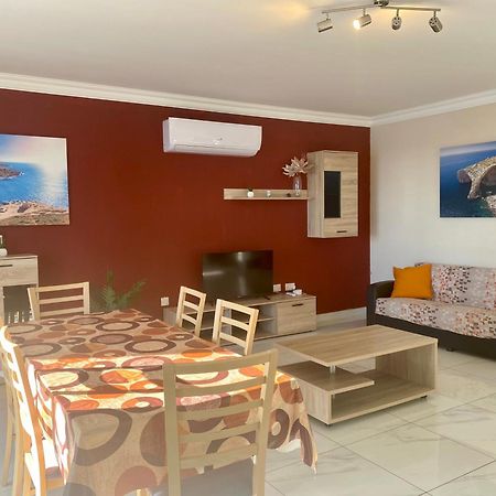 Sunrise Bay Apartments - Frontline Sea Views Сейнт Полс Бей Екстериор снимка