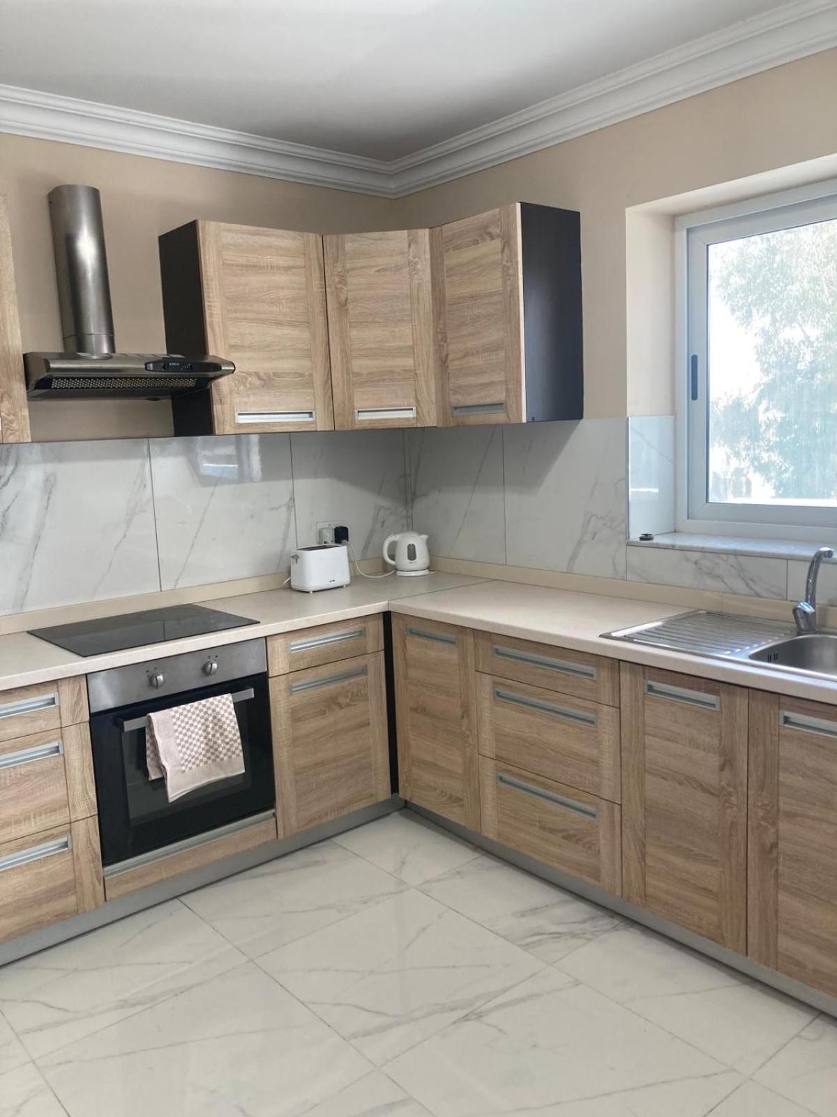 Sunrise Bay Apartments - Frontline Sea Views Сейнт Полс Бей Екстериор снимка