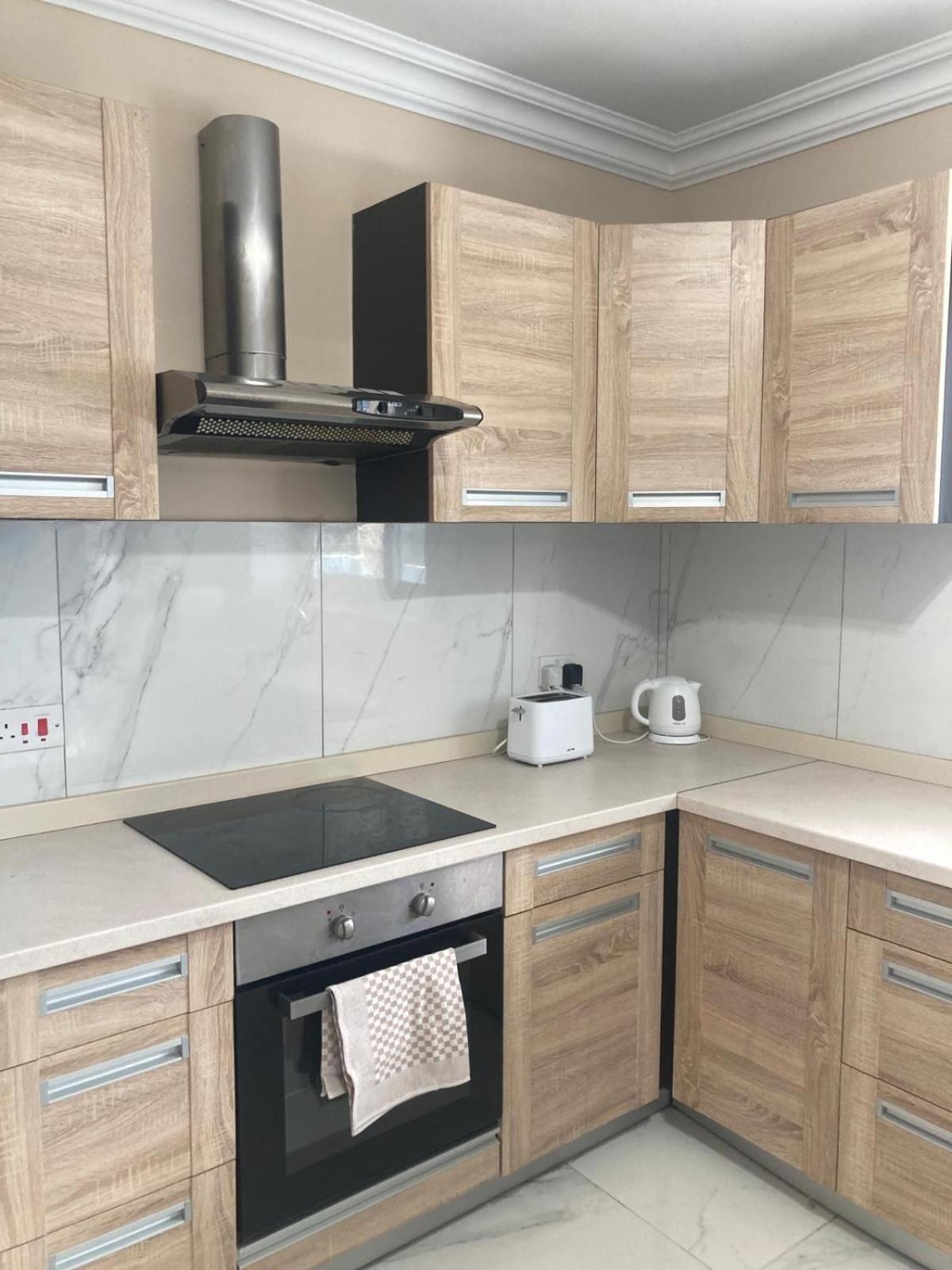Sunrise Bay Apartments - Frontline Sea Views Сейнт Полс Бей Екстериор снимка