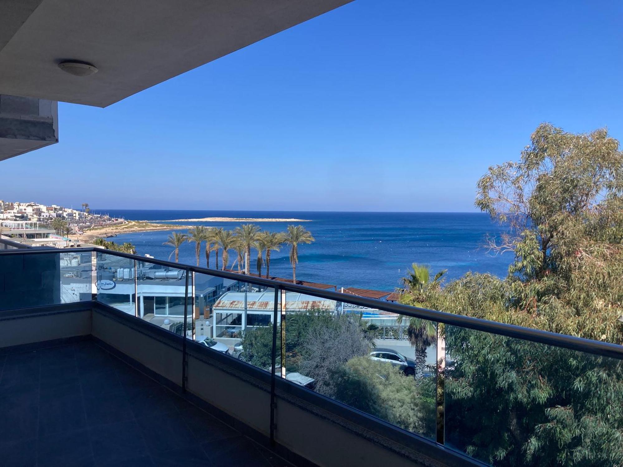 Sunrise Bay Apartments - Frontline Sea Views Сейнт Полс Бей Екстериор снимка