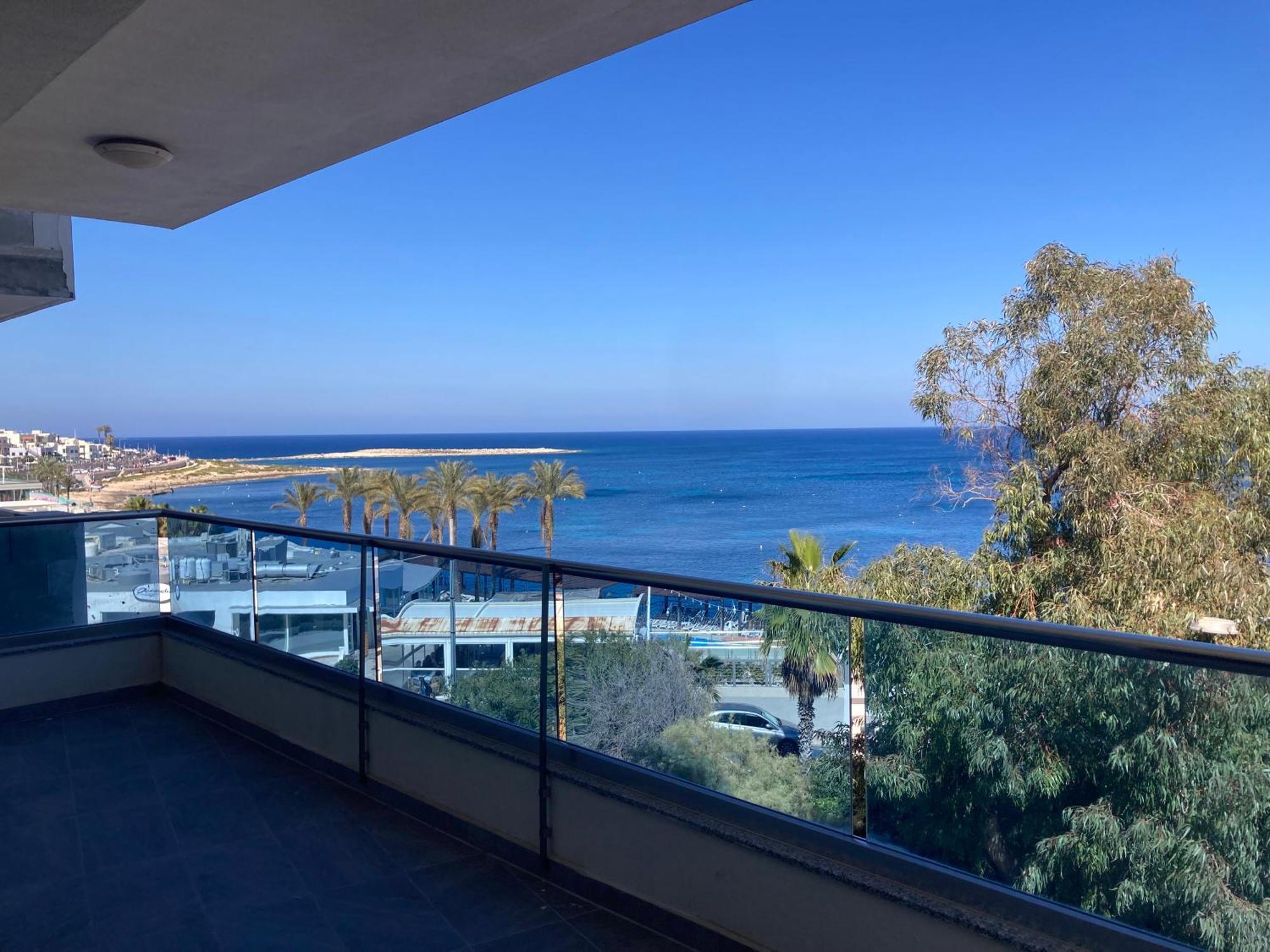 Sunrise Bay Apartments - Frontline Sea Views Сейнт Полс Бей Екстериор снимка