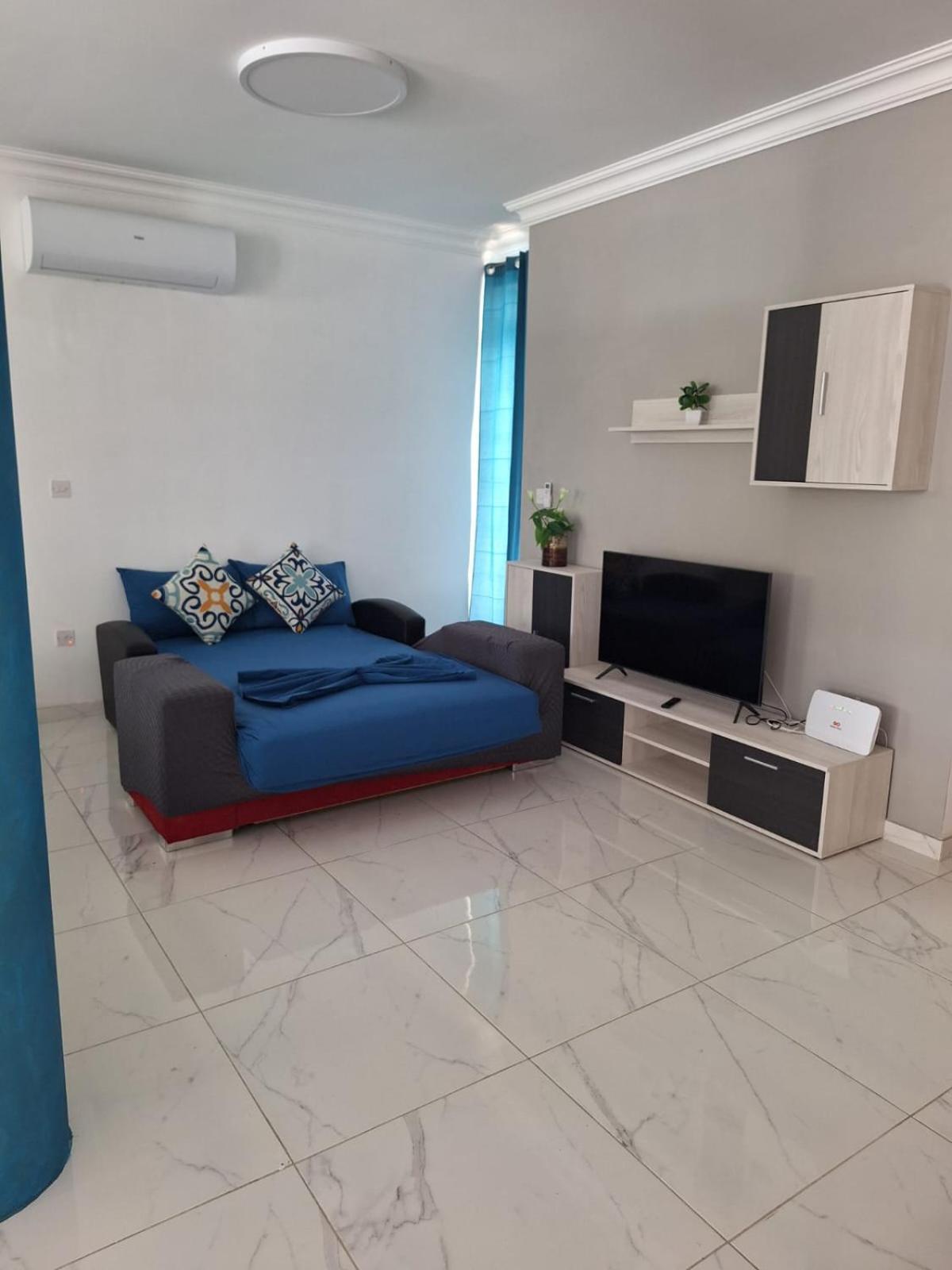 Sunrise Bay Apartments - Frontline Sea Views Сейнт Полс Бей Екстериор снимка