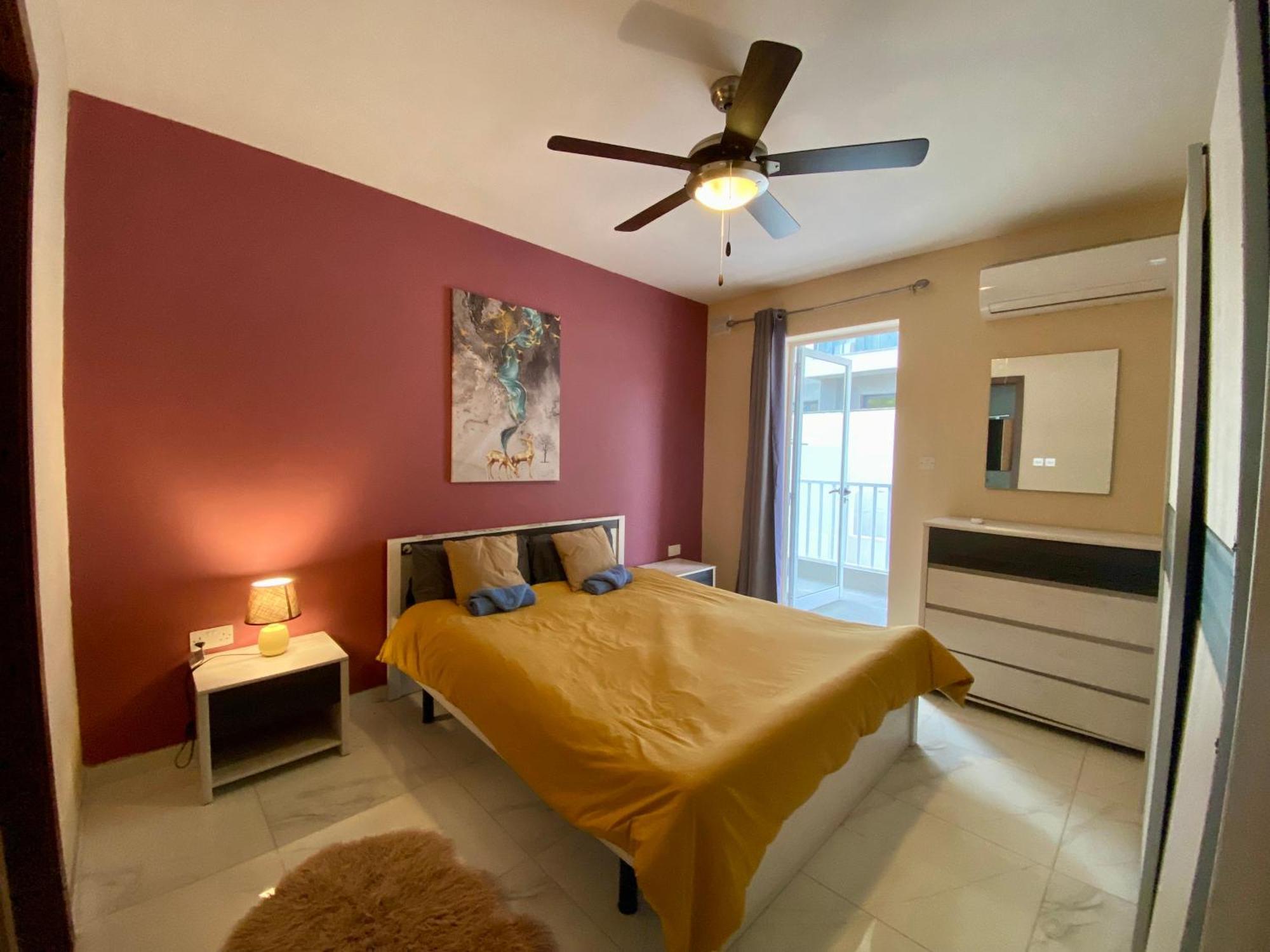 Sunrise Bay Apartments - Frontline Sea Views Сейнт Полс Бей Екстериор снимка